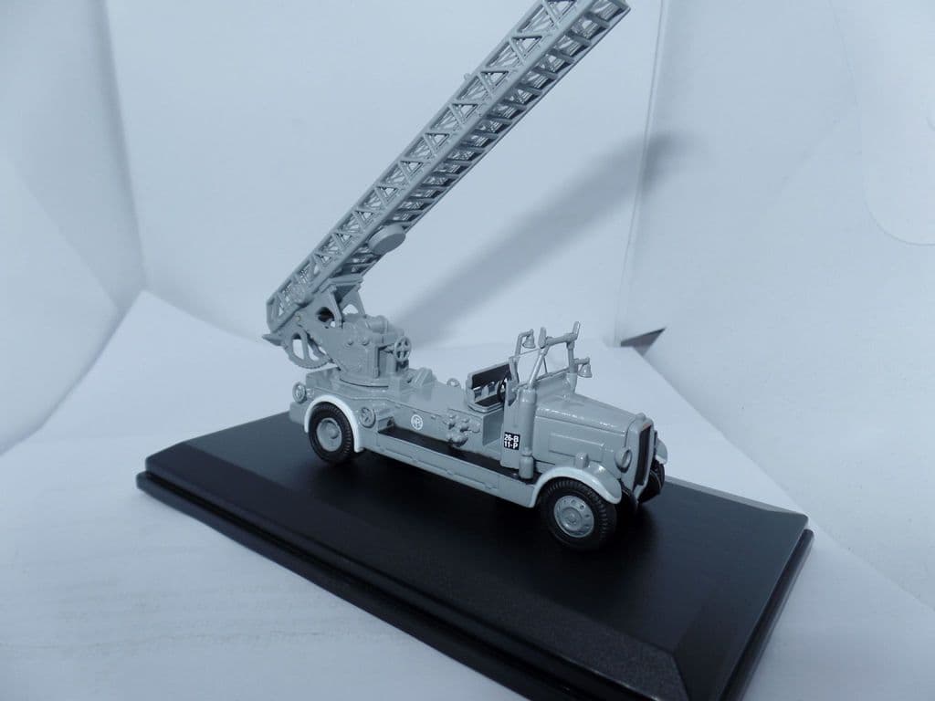 1:76 OO Scale Model TLP TLM Leyland Metz Turntable Ladder London LFB Fire Engine 